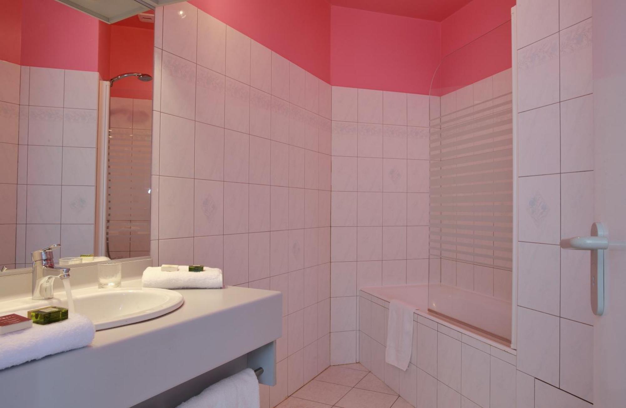 Sure Hotel By Best Western Saint-Quentin Ouest Holnon Esterno foto